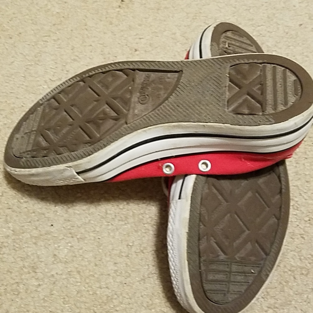 Red Converse - Picture 4 of 4